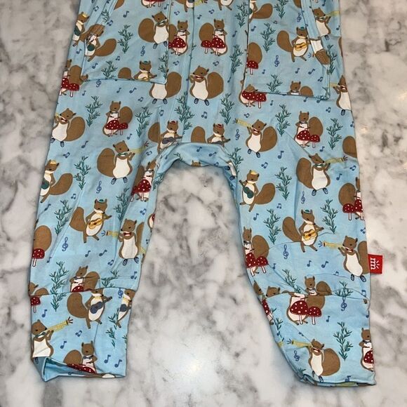 NWT MAGNETIC ME SQUIRREL ROMPER - FALL FAV!!!! - Picture 6 of 7